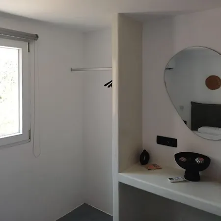 Cave House 度假居 Vóthon