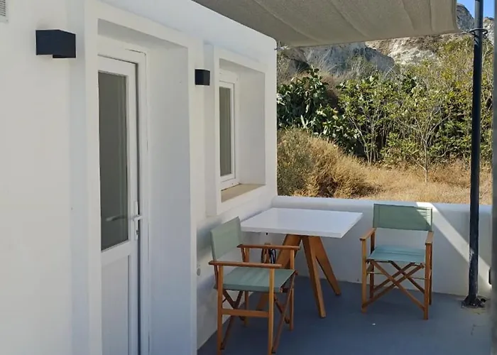 Cave House 度假居 Vóthon